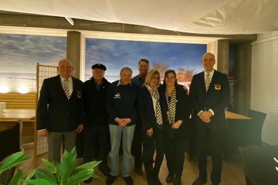 Jürgen Schlünder, Rudi Höppner, Johannes Koischwitz, Thomas Warkentin, Gabriele Hopp, Tanja Bednarzik und Präsident Jochen Möller.