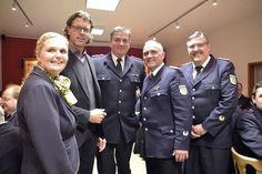 Bürgervorsteherin Anja Evers (von links), Bürgermeister Robert Wagner, Ortswehrführer Björn Jessen und sein Stellvertreter Dirk Scharbau sowie Gemeindewehrführer Thomas Scharbau nach der Wahl. (Foto: René Kleinschmidt)