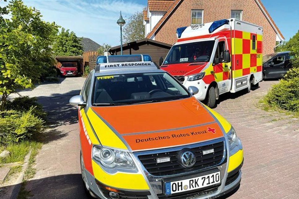 Hand in Hand: das Einsatzfahrzeug der First-Respondergruppe Süsel. Helfen, bis der Rettungsdienst eintrifft.