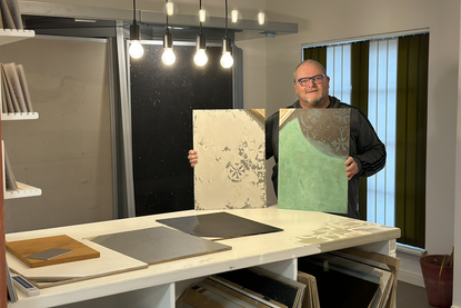 In der Ausstellung von Firma Knop wird die Bandbreite an Optionen mit Arti Decorative von Thomas Kutsch präsentiert.