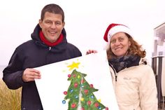 Siguna Morich und Thomas Albertin vom Adventsmarkt-Team freuen sich auf den festlichen Markt am kommenden Sonntag. (Foto: René Kleinschmidt)