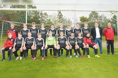 Sie sind unter den Gewinnerteams aus der Region Ahrensbök, Scharbeutz und Timmendorfer Strand bei der großen Trikotaktion von der Sparkasse Holstein: Die Fußball-C-Jugend vom MTV Ahrensbök ...