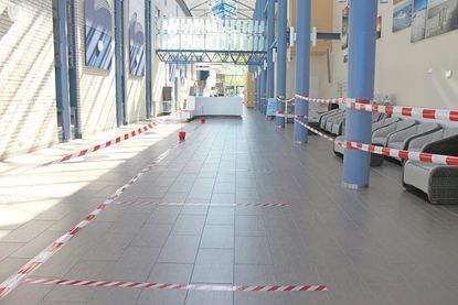 Abstandsregelungen auch im Kassenbereich.