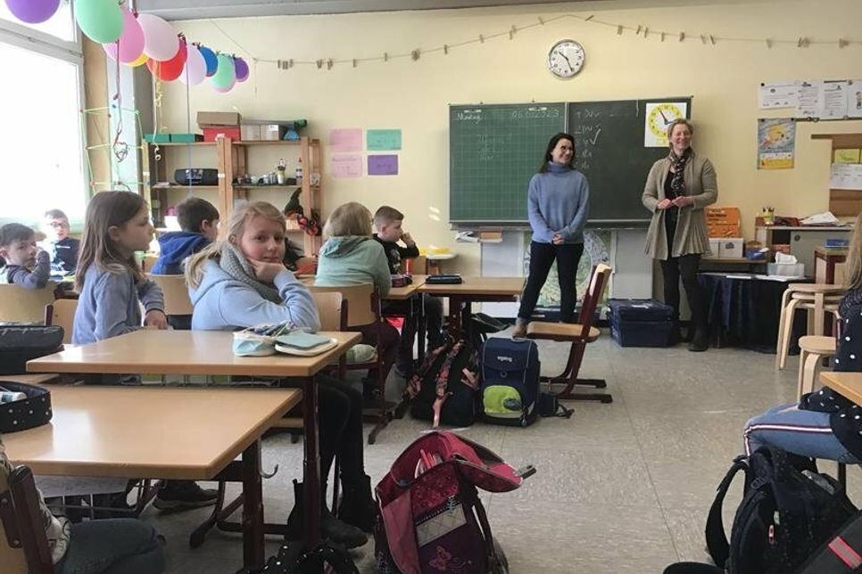 Überraschungsbesuch in der Schönwalder Schule.