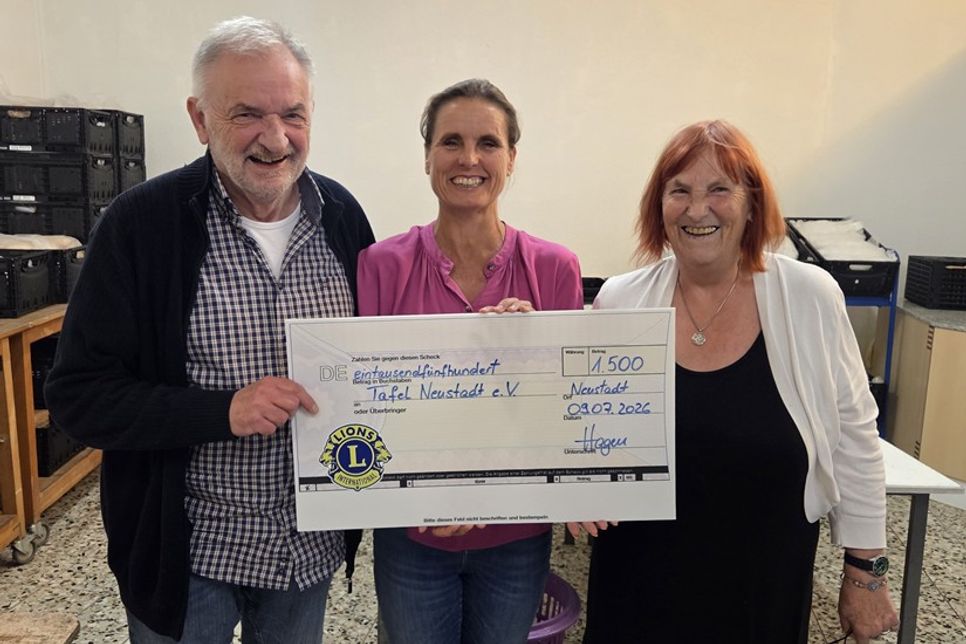 Olf Leder, Stephanie Hagen und Gabriela Nellies (v. lks.).