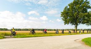 Von Montag bis Samstag geht es täglich auf geführte Radtouren, die jeweils an einem anderen Startpunkt des Ostseeferienlandes beginnen.