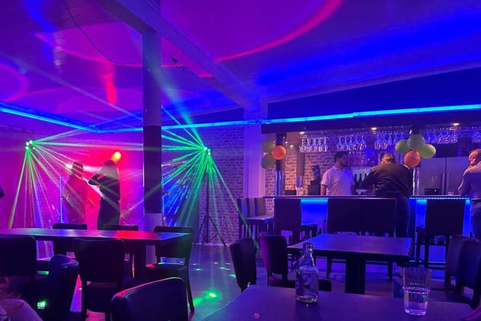 Der neue Küstenklub ist bereit für die Mottoparty zur Fußball-EM 2024.