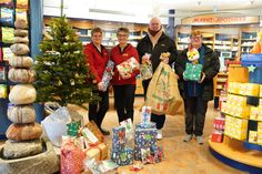 Sabrina Szillat und Sigrid Hering von der Markt-Apotheke übergaben die Geschenke an Norbert Mohwinkel und Birgit Schaller (v. lks.) vom Familientreff.