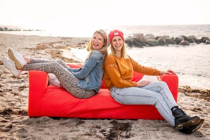 Gesche Muchow (lks.) und Kristina Kolbe werben für ihr neues Herzensprojekt.