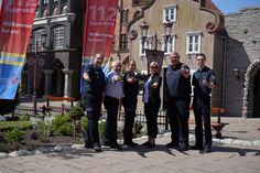 Landesjugendfeuerwehrwart Rüdiger König, Andreas Leicht, Jaenne Albert (Jugendbildungsreferentin), Claudia Leicht, stellvertretender Landesjugendfeuerwehrwart Thorsten Weber und FSJler Linus Jahn (v. lks.).