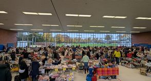 Zugunsten der Kinder- und Jugendfeuerwehr fand zum zweiten Mal ein großer Hallenflohmarkt in der Gildehalle Grömitz statt.