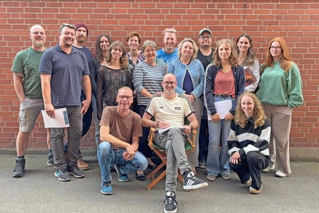 Die Rollen sind verteilt, die Proben haben begonnen und am Freitag beginnt der Vorverkauf – die Mischpoke ist auf Kurs Weihnachtsmärchen.