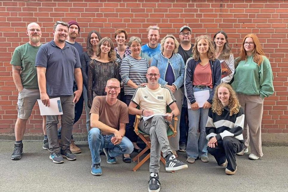 Die Rollen sind verteilt, die Proben haben begonnen und am Freitag beginnt der Vorverkauf – die Mischpoke ist auf Kurs Weihnachtsmärchen.