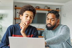 Kinder können gemeinsam mit ihren Eltern herausfinden, welche Stärken und Fähigkeiten sie haben - und darauf basierend einen passenden Beruf finden.
