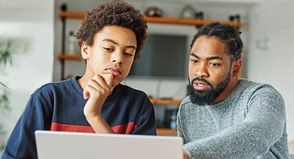 Kinder können gemeinsam mit ihren Eltern herausfinden, welche Stärken und Fähigkeiten sie haben - und darauf basierend einen passenden Beruf finden.