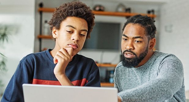 Kinder können gemeinsam mit ihren Eltern herausfinden, welche Stärken und Fähigkeiten sie haben - und darauf basierend einen passenden Beruf finden.