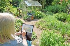 „Urban Sketching“ im Garten: Es gilt, das Wesentliche des Ortes zu erfassen und zeichnerisch auf dem Skizzenpapier umzusetzen.