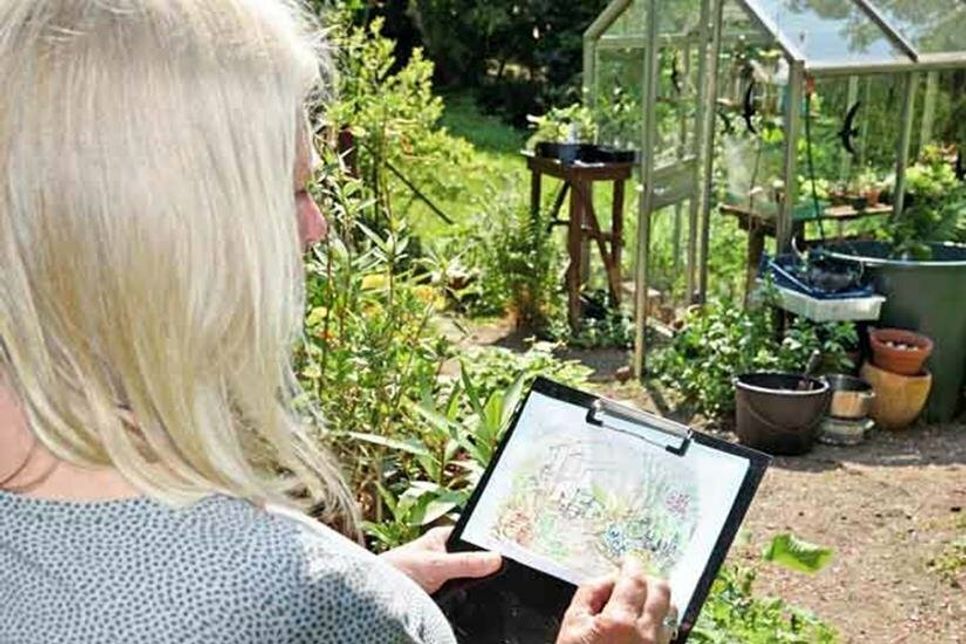 „Urban Sketching“ im Garten: Es gilt, das Wesentliche des Ortes zu erfassen und zeichnerisch auf dem Skizzenpapier umzusetzen.