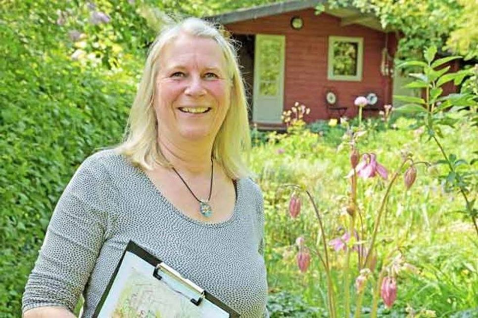 In der Werkstatt ihres Gartens bietet Kathrin Heydemann mit einer Gruppe kreativer Frauen eine Reihe von privat initiierten Angeboten rund ums schöpferische Schaffen.