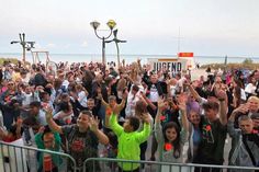 Am Jugendstrand wird getanzt und gefeiert. (Foto: Christian Lück)