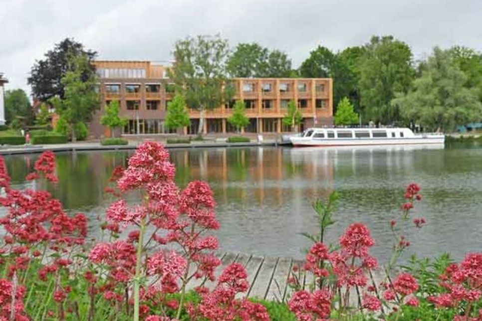 Es ist geschafft: Nach dem ersten Spatenstich im März 2020 setzt das Inklusionshotel „Seeloge“ einen echten Glanzpunkt in der Stadt. Am 1. Juli beginnt der Betrieb.