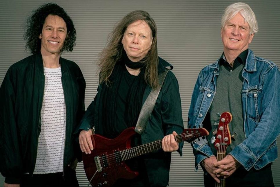 Markus Hillmer, Henning Kiehn und Manuel Beutke rocken am Freitag im „Krabbes“.