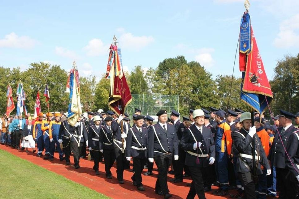 Der Festumzug beim Einmarsch auf den Gildeplatz.