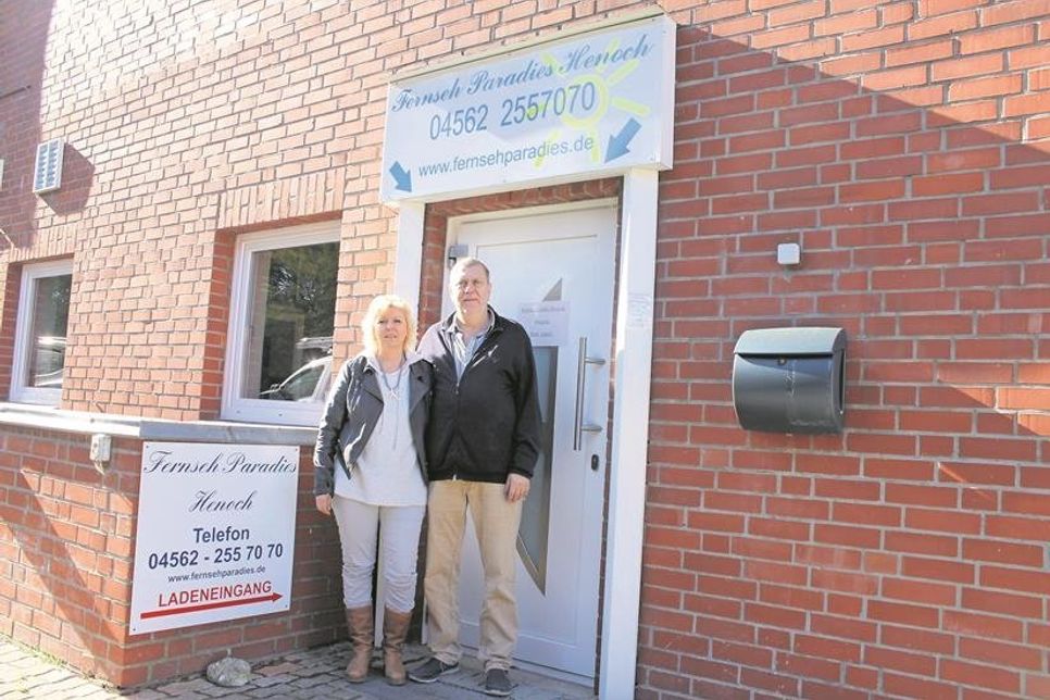 Kerstin und Günter Henoch begrüßen die Kunden in der Kirchenstraße 22 - 24.