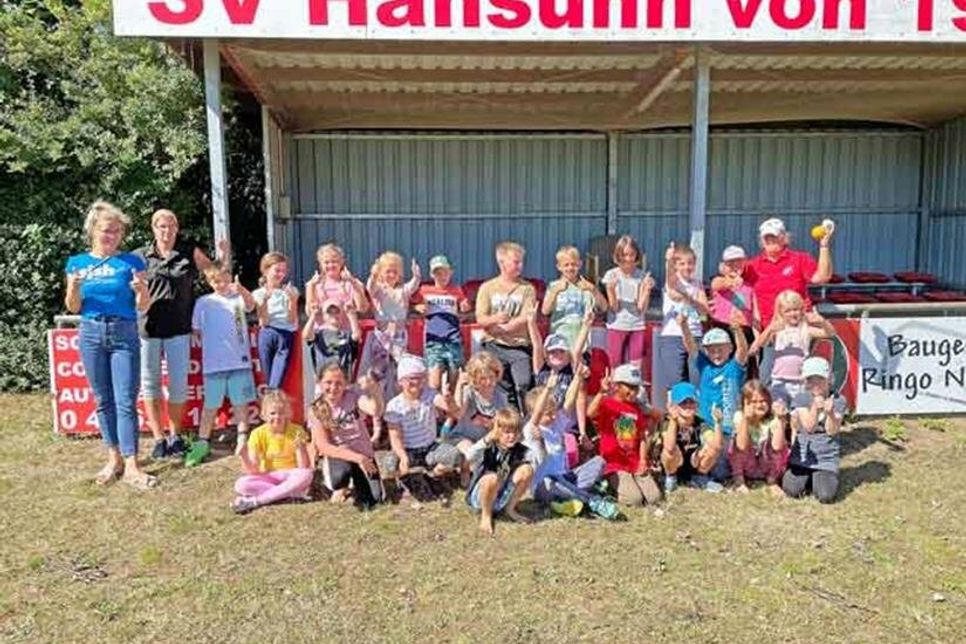 Die landesweite Initiative „Kein Kind ohne Sport“ gewürdigte die Kinder mit einem   „Starter-Paket“. Hierfür herzlichen Dank.