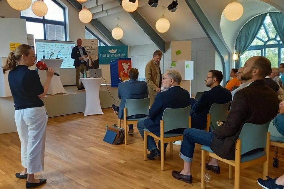 Die erste Wirtschafts-Lounge fand im Juli in Pelzerhaken statt.