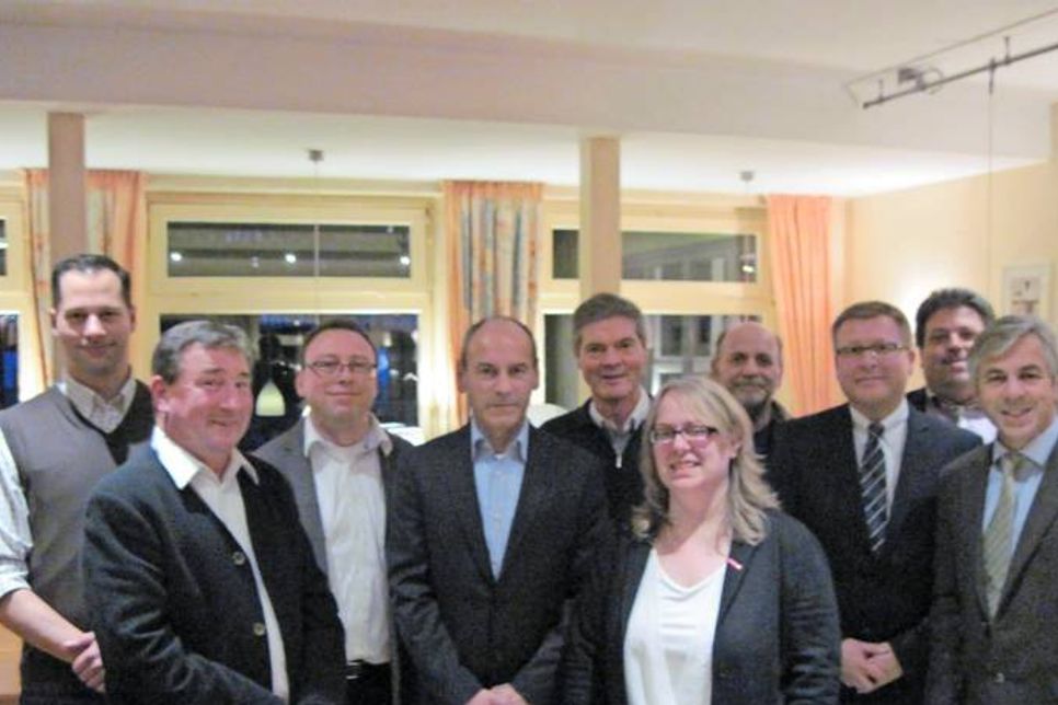 Der neu gewählte Innungsvorstand (v. lks.): David Pasdzierny, Reinhard Henß-Thamm, Olaf Wollmer, Frank Famulla, Ewald Wolter, Geschäftsführerin Tanja Schatomski, Ulf Sager, Nikola Dahlenburg, Stephan Stabe, Tim Schneider.