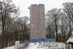 Noch liegt der Elisabethturm im Winterschlaf.