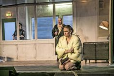 Neustadt. Am Donnerstag, dem 30. März fährt der Theaterbus ab Kabelhorst über Grömitz und Neustadt nach Lübeck - auf dem Programm steht das Melodrama „Tosca“, von Giacomo Puccini. Die Vorstellung beginnt um 18 Uhr im Großen Haus. Wer an der Theaterfahrt teilnehmen möchte, meldet sich bitte bis zum 2. März bei den örtlichen Ansprechpartnern an. Für Kabelhorst bei Sigrid Grund unter Tel. 04363/3841, für Grömitz und Neustadt bei Gutta Nehring-Ansohn unter Tel. 04562/22820. (red)