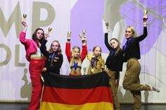 Kseniia Kushynova, Jella Werner, Melia Osdautaj, Melina Ohlhöft, Sunisar Gehrls und Natasa Misic (v. lks.).