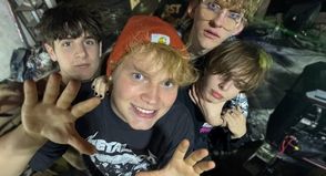 „Durst and Distortion“.