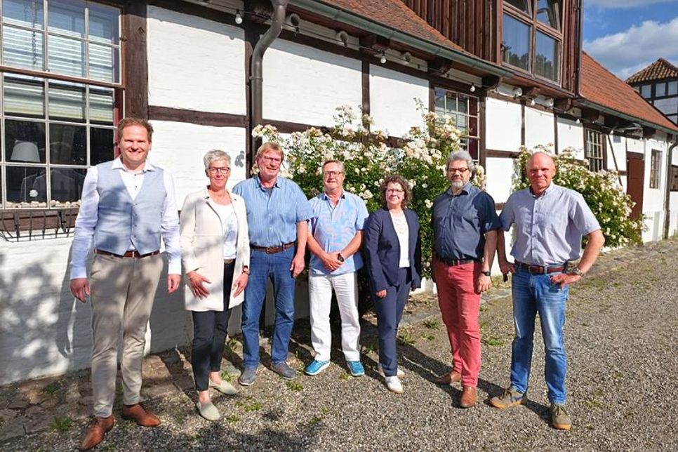 Vorstand und Aufsichtsrat der BG (Christoph Buske, Nicole Hopp, Jörg Guttau, Christoph 
Mehrpahl, Melanie Levingstone, Marco Blaschke, Thomas Martens, v. lks.).