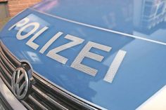 Die Ermittler bitten Zeugen des Unfalls, aber auch den bisher noch unbekannten Fahrer des aus Richtung Malente gekommenen Fahrzeuges, sich zu melden.