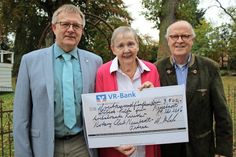 Übergabe der Spende: Dr. Heinz Noftz, Heidemarie Vesper und Manfred Rohde (v. lks.)