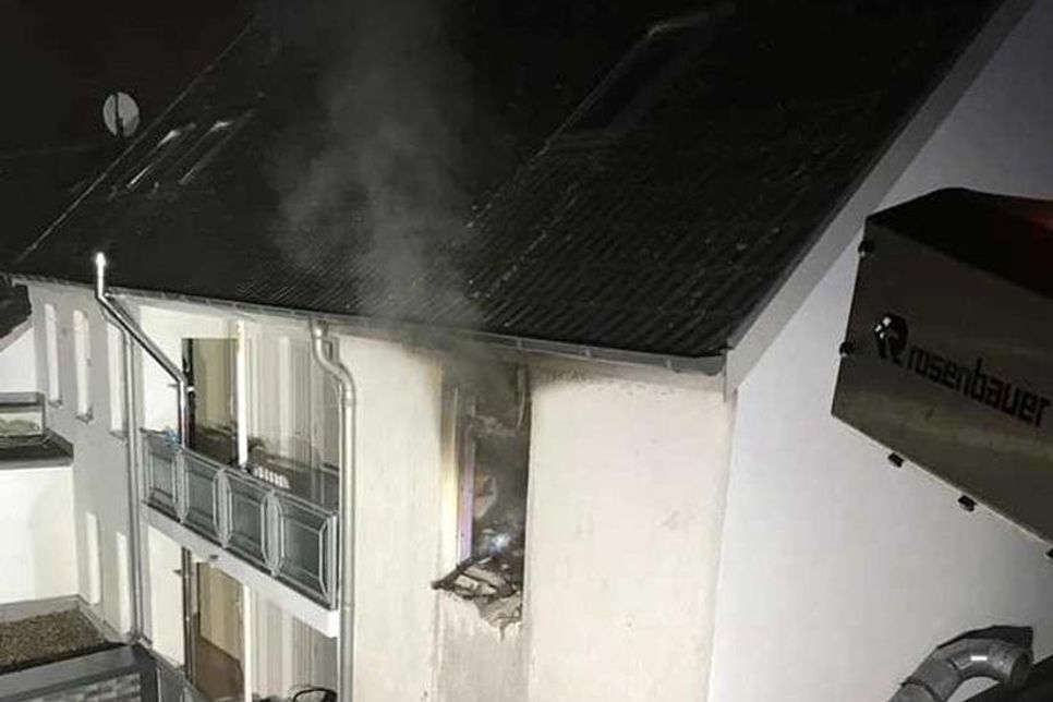 Die Mietwohnung im 2. Obergeschoss ist bis auf Weiteres unbewohnbar.