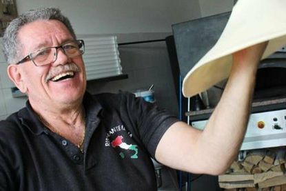 Als professioneller Pizzameister legt Nicola Fantasia großen Wert auf traditionelles Handwerk.