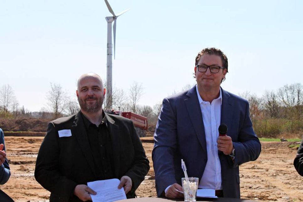 H. F. Meyer-Geschäftsführer Nils Meyer (re.) mit Reiner Matthiessen von „m2solutions“.