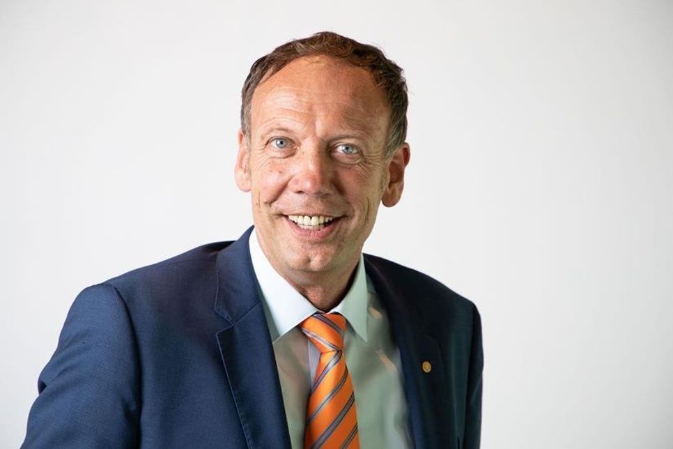 Kommunikations-Experte und Initiator der Kampagne „Kauf‘ im Ort“ Ralf R. Strupat führt die Teilnehmer gemeinsam mit Holger Werner durch das Webinar.