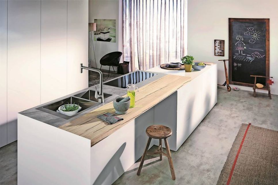 Moderne Küchenspülen vereinen zeitloses Design mit hochwertigen Materialien. (Foto: Hansgrohe SE/akz-o)