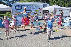 Für viel Spaß und gute Laune sorgt Manuela vom Spaßmobil Lübecker Bucht mit diversen Aktionen und Aktivitäten. (Foto: René Kleinschmidt)