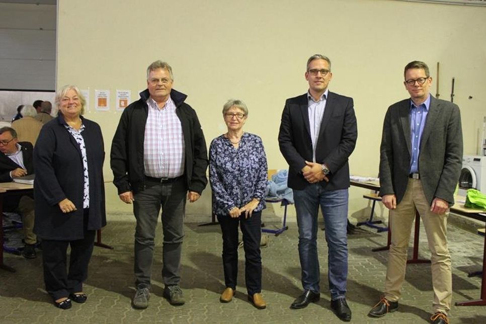 Birgit Karg, Karl-Friedrich Stephan, Renate Forstreuter, Dr. Uwe Jürgens und Jan Hering (v. lks.) vom teilweise neugewählten Vorstand.