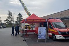 Der Förderverein der Feuerwehr Neustadt verkaufte Karten für Magic-Moments.