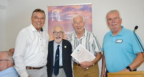 Bürgervorsteher Manfred Beckmann (links) mit Siegfried Müller, Gerhard Mascher und Seniorenbeiratsvorsitzender Jürgen Fischer.