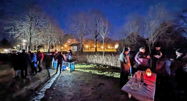 Festliche Stimmung auf dem Wallmuseumsgelände zum „Gemütlichen Jahresausklang 2024“.