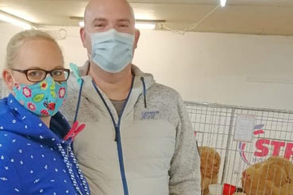 Sind bereits begeisterte Geflügelhalter: Kai und Saskia Partoly.
