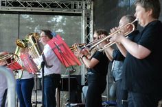 „Die BANDfelder“ geben ihr Auftaktkonzert in der Grömitzer Strandhalle.